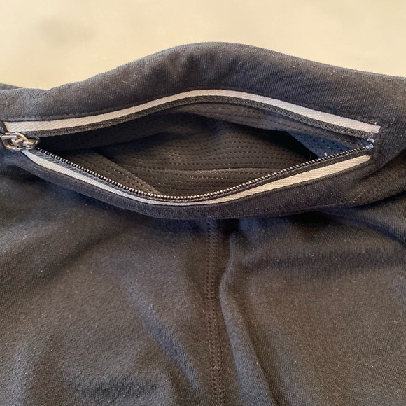 Athleta be free, knicker, crop leggings, Capri style leggings workout pants - Picture 10 of 16